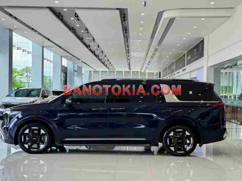 Kia Carnival Premium 2.2D 8S sx 2025 mới kính kong