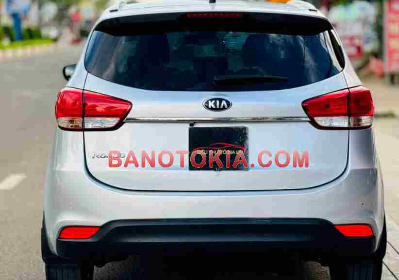 Cần bán gấp xe Kia Rondo GAT 2016 màu Bạc