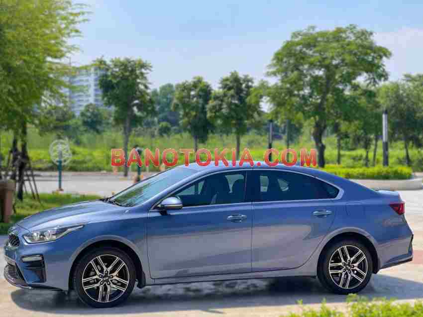 Cần bán gấp Kia Cerato 1.6 AT Luxury đời 2019, màu Xanh