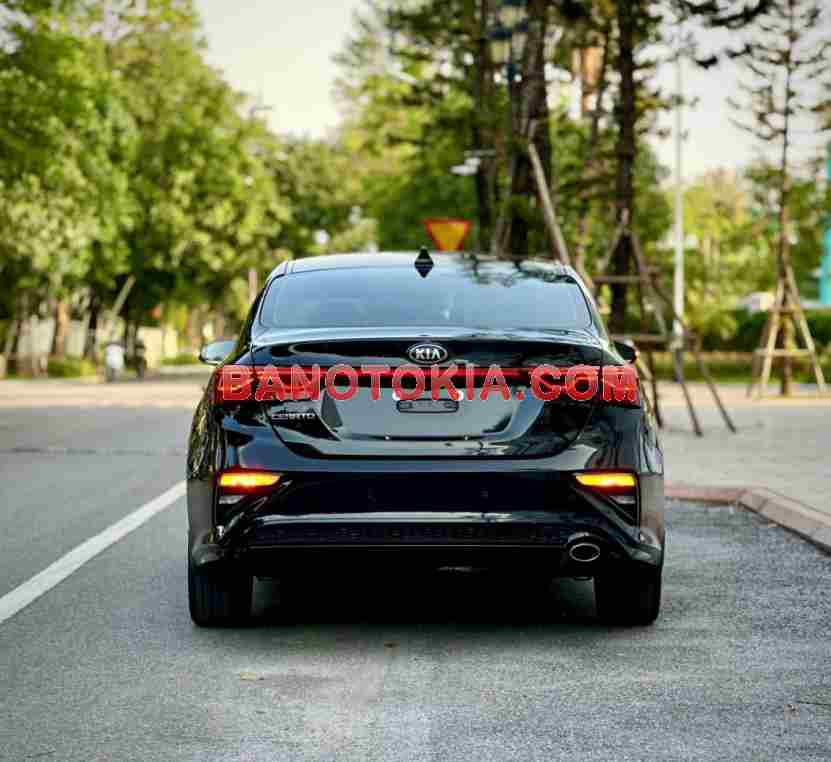 Cần bán gấp xe Kia Cerato 1.6 AT Luxury 2019 màu Đen