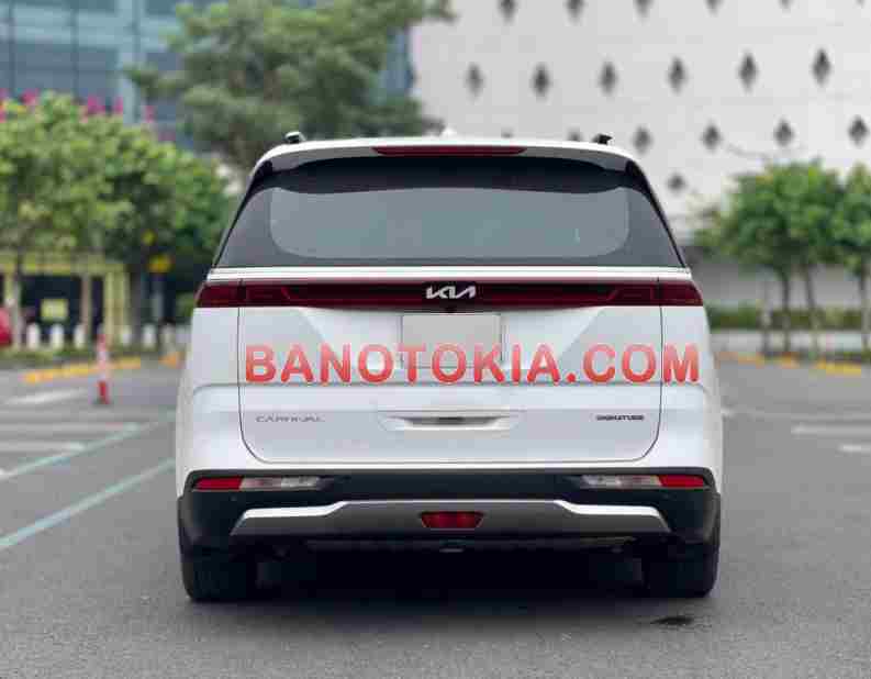 Cần bán gấp xe Kia Carnival Signature 2.2D năm 2022, màu Trắng, Số tự động