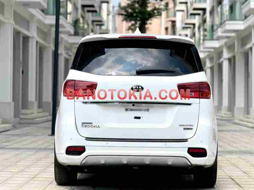 Cần bán gấp Kia Sedona 2.2 DAT Luxury đời 2019, màu Trắng