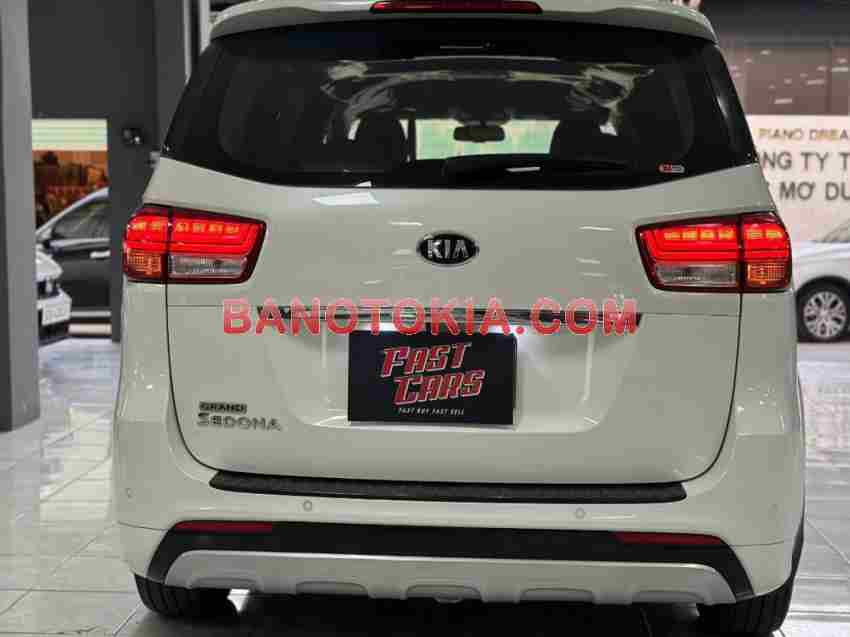 Cần bán Kia Sedona 3.3L GATH 2016 xe đẹp