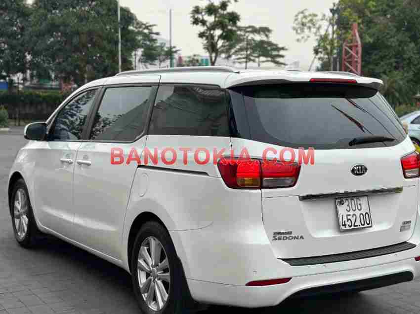 Cần bán xe Kia Sedona 2.2L DAT 2016 Số tự động màu Trắng