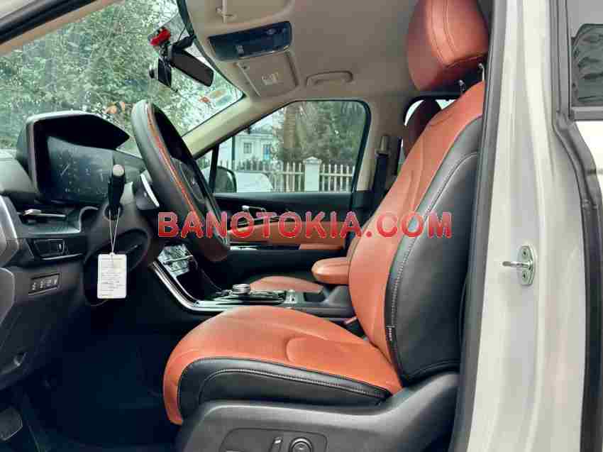 Cần bán gấp Kia Carnival Premium 2.2D đời 2022, màu Trắng