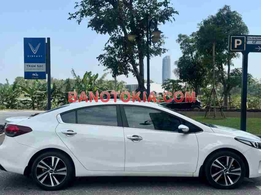 Cần bán gấp Kia Cerato 2.0 AT đời 2018, màu Trắng