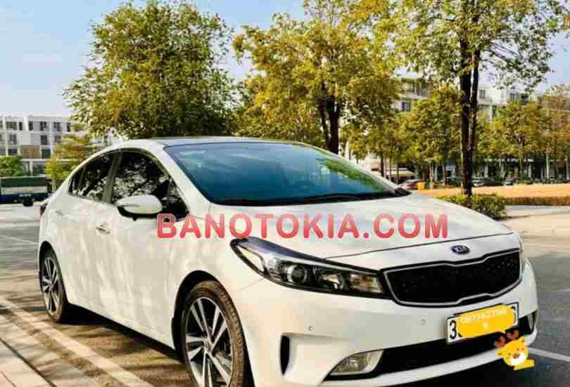 Cần bán gấp Kia Cerato 1.6 AT năm 2018 giá cực tốt