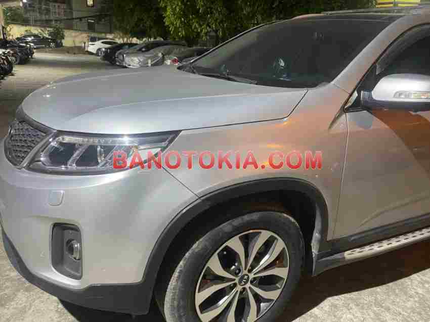 Cần bán gấp xe Kia Sorento DATH 2017 màu Ghi