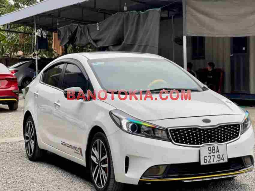 Cần bán Kia Cerato 1.6 AT đời 2016