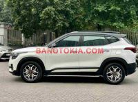 Cần bán gấp Kia Seltos Premium 1.4 AT đời 2021, màu Trắng