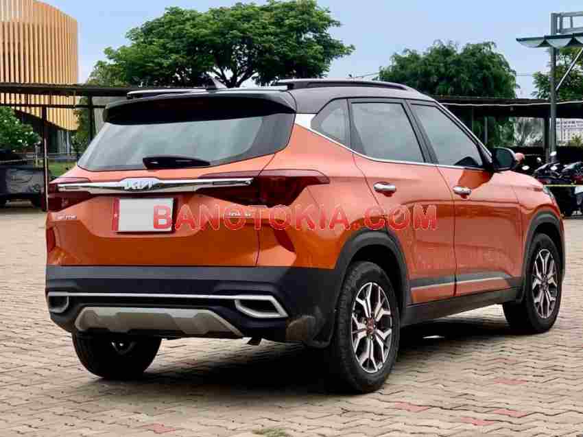 Cần bán gấp Kia Seltos Premium 1.6 AT đời 2023, màu Cam