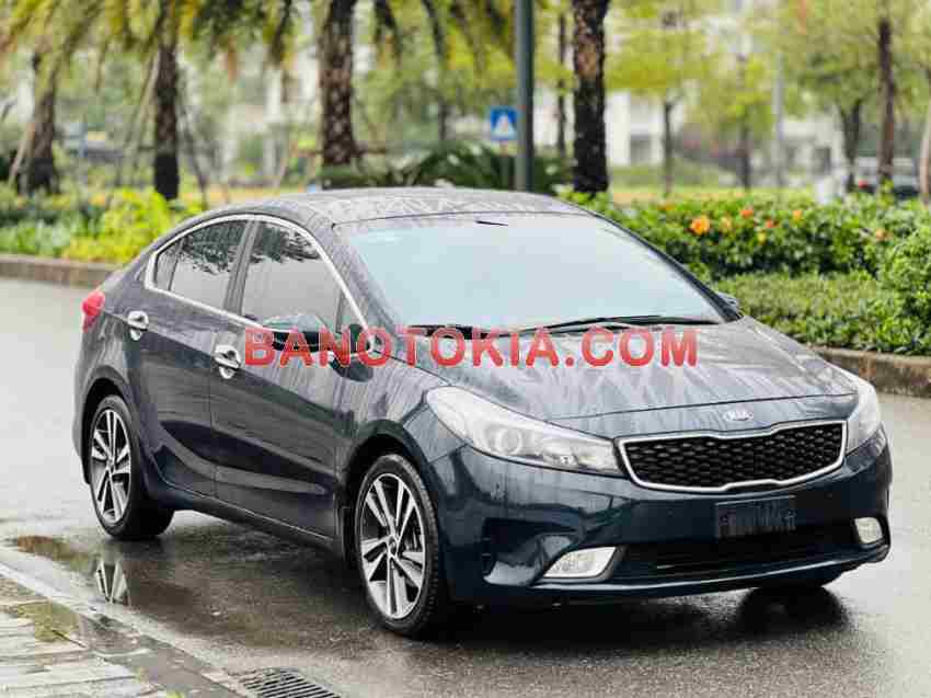 Cần bán gấp Kia Cerato 1.6 AT năm 2017 giá cực tốt