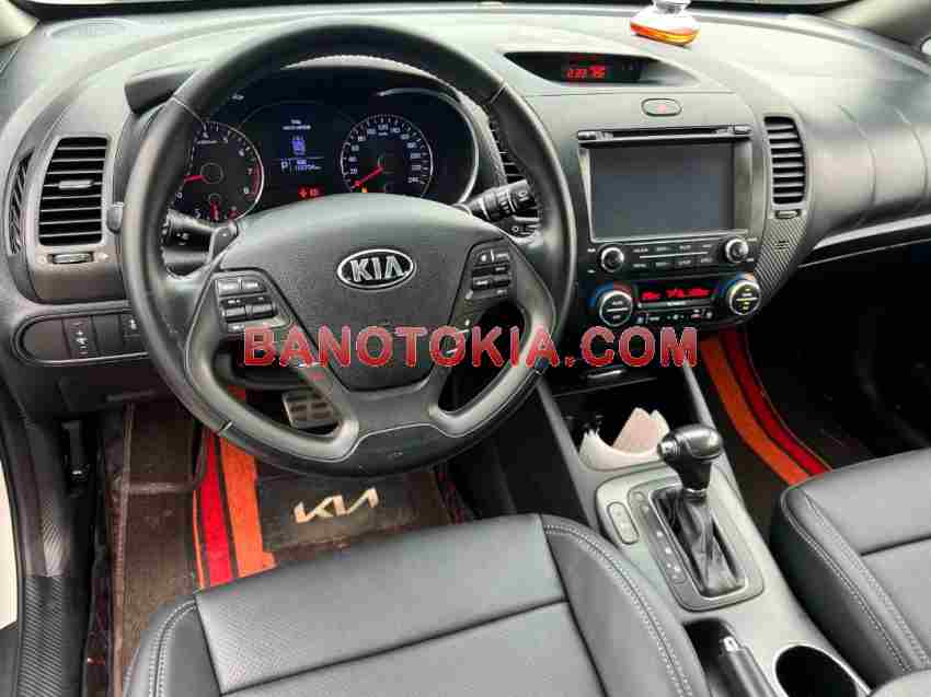 Cần bán xe Kia K3 2.0 AT 2015 Số tự động