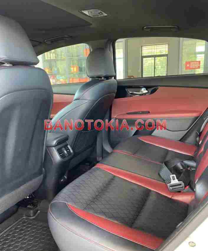 Cần bán gấp Kia K3 Premium 2.0 AT đời 2022, màu Trắng