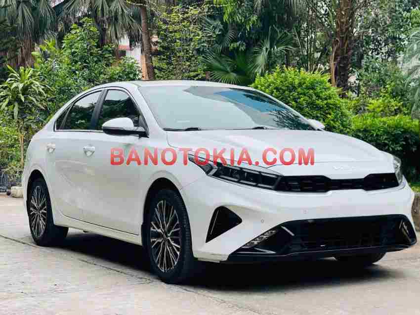 Cần bán gấp xe Kia K3 Premium 1.6 AT 2022 màu Trắng
