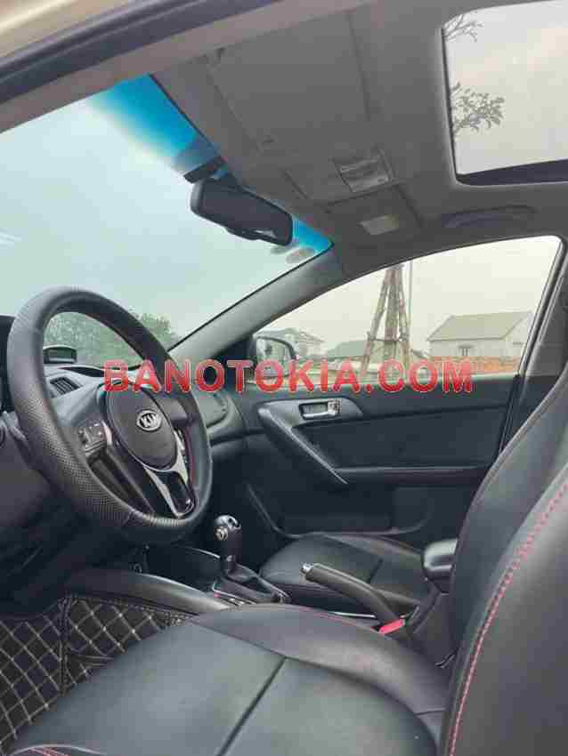 Cần bán gấp Kia Forte SX 1.6 AT đời 2013, màu Trắng