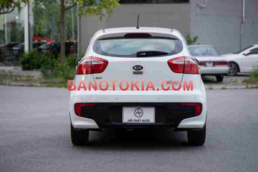 Cần bán gấp xe Kia Rio 1.4 AT 2015 màu Trắng