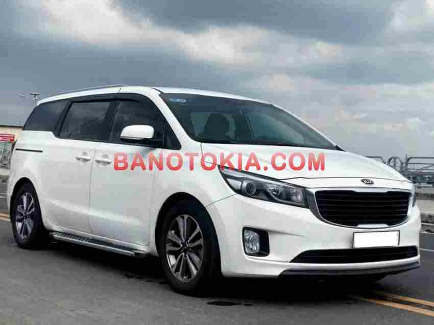 Cần bán gấp xe Kia Sedona 2.2L DAT năm 2017, màu Trắng, Số tự động