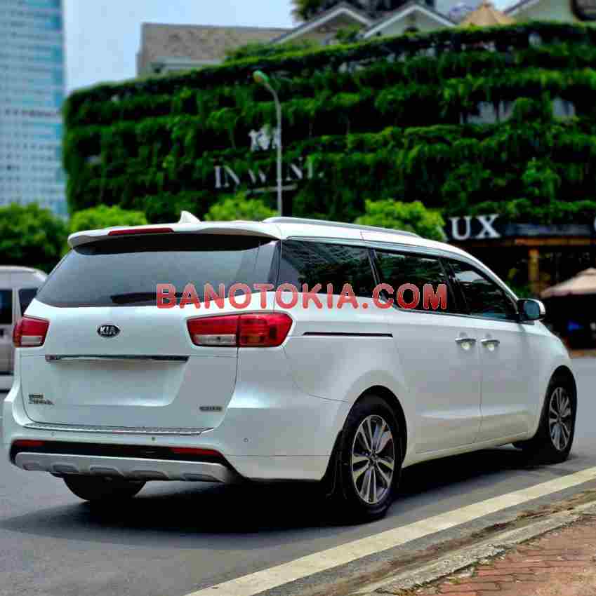 Cần bán gấp xe Kia Sedona 2.2L DATH năm 2017, màu Trắng, Số tự động