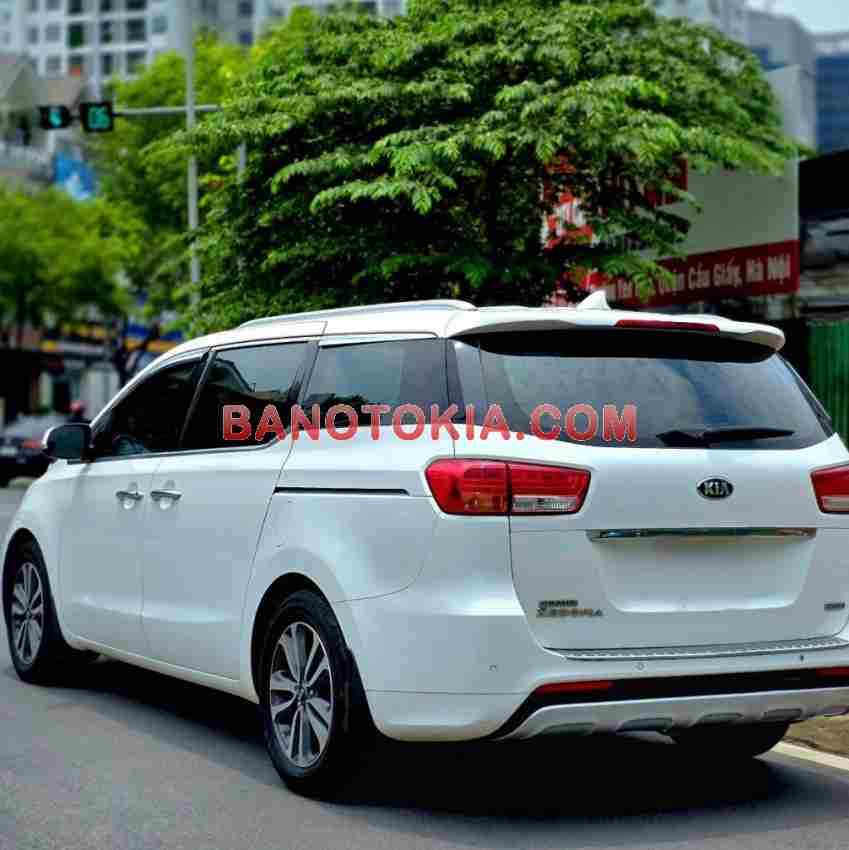Cần bán xe Kia Sedona 2.2L DATH năm 2017 màu Trắng cực đẹp