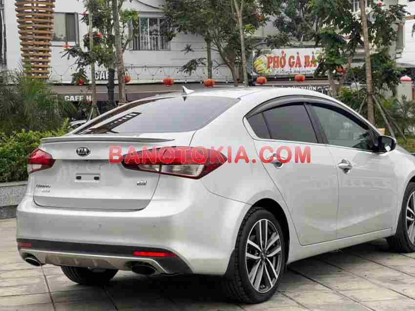 Cần bán gấp Kia Cerato 2.0 AT năm 2016 giá cực tốt
