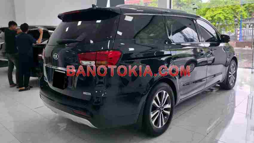 Cần bán gấp Kia Sedona 2.2L DATH năm 2018 giá cực tốt