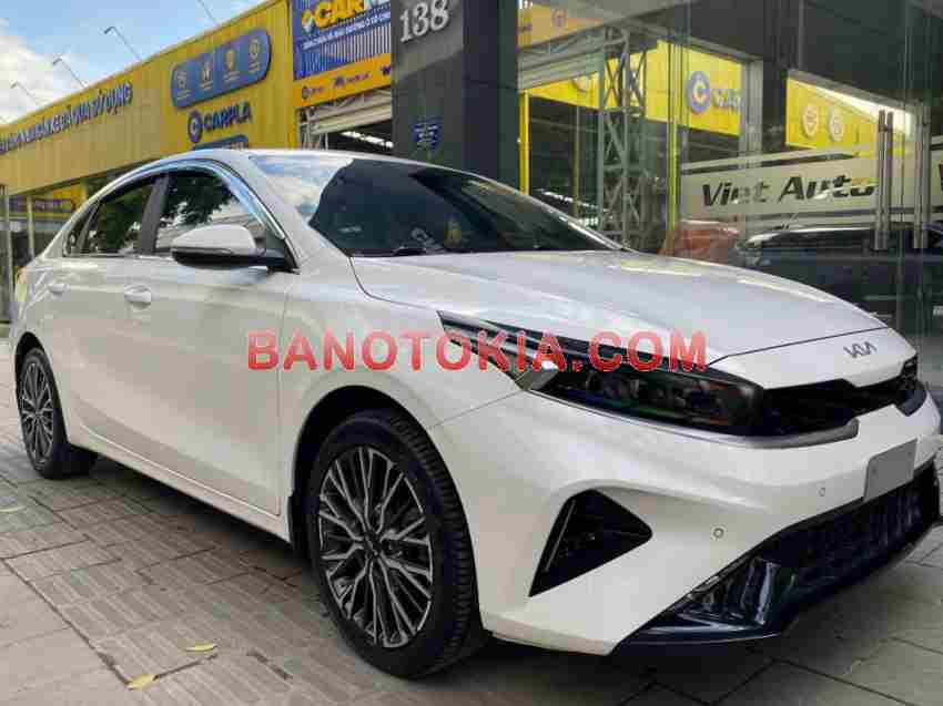 Cần bán gấp xe Kia K3 Premium 2.0 AT 2022 màu Trắng