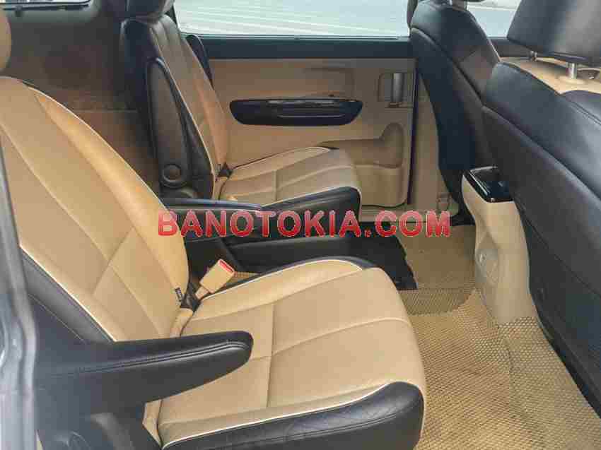 Cần bán gấp xe Kia Sedona 3.3L GATH 2016 màu Trắng