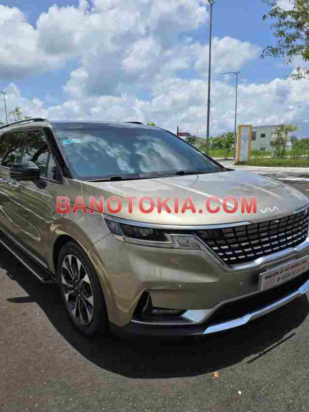 Cần bán gấp xe Kia Carnival Premium 2.2D năm 2022, màu Vàng, Số tự động