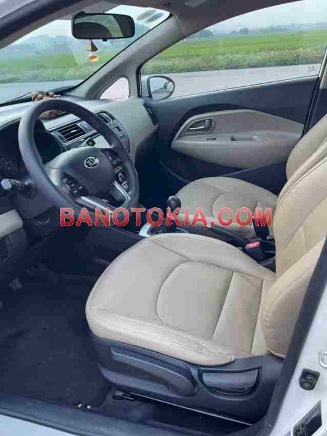 Cần bán gấp xe Kia Rio 1.4 MT năm 2016, màu Trắng, Số tay