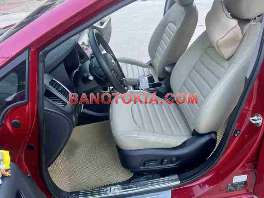 Cần bán gấp xe Kia Cerato 1.6 AT 2017 màu Đỏ