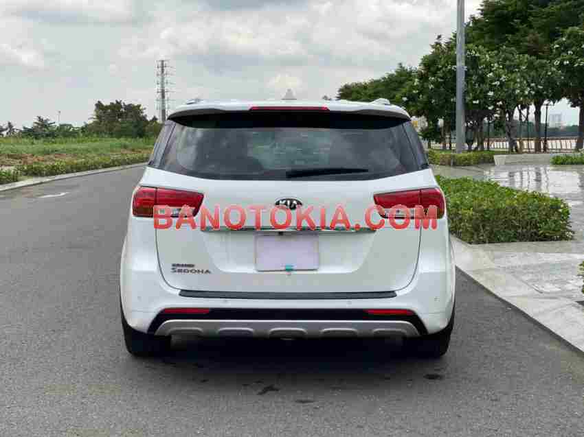 Cần bán gấp Kia Sedona 3.3L GATH 2016 - Xe đẹp - Giá tốt