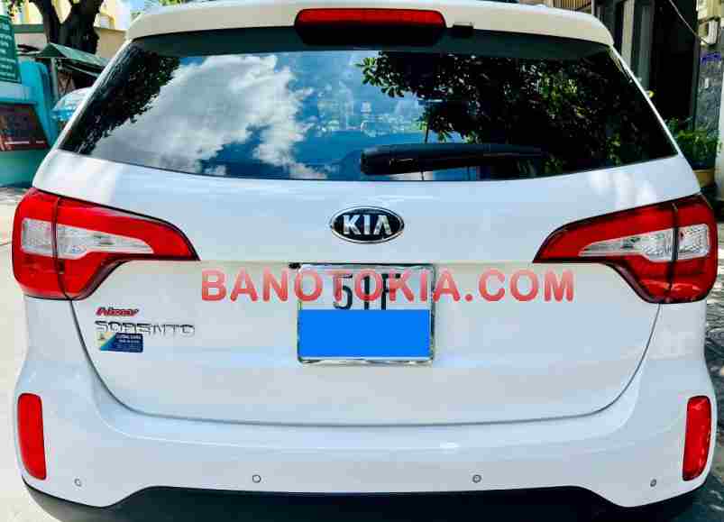 Cần bán gấp Kia Sorento GATH đời 2015, màu Trắng