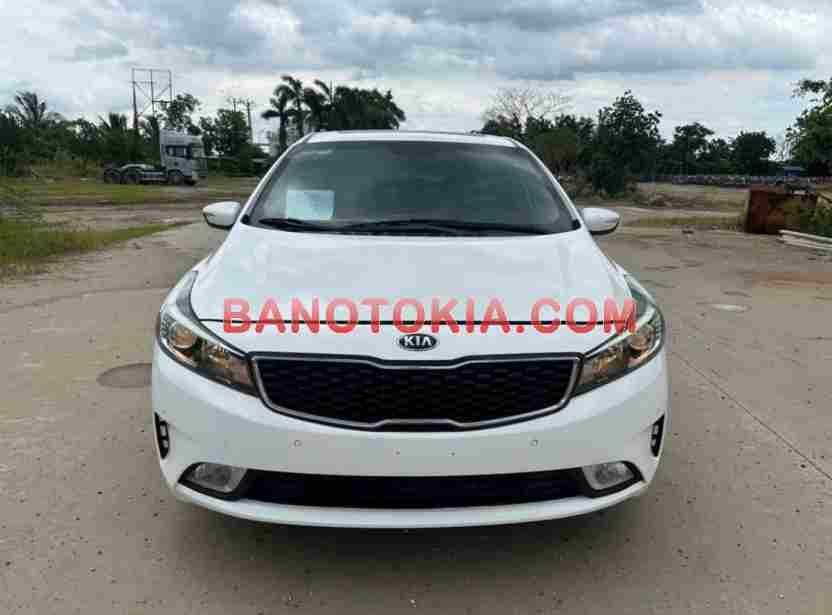 Cần bán gấp xe Kia Cerato 1.6 AT 2018 màu Trắng