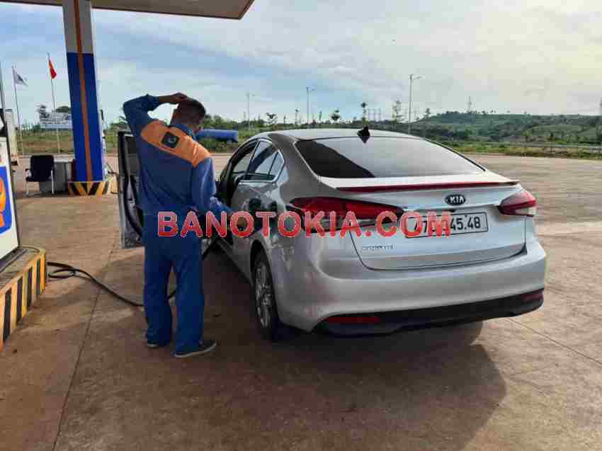 Cần bán Kia Cerato 1.6 MT đời 2017