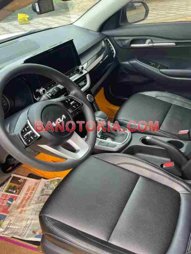 Cần bán xe Kia Seltos Deluxe 1.4 AT màu Trắng 2022