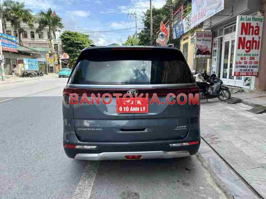 Kia Carnival 2021 Van Minivan màu Xanh