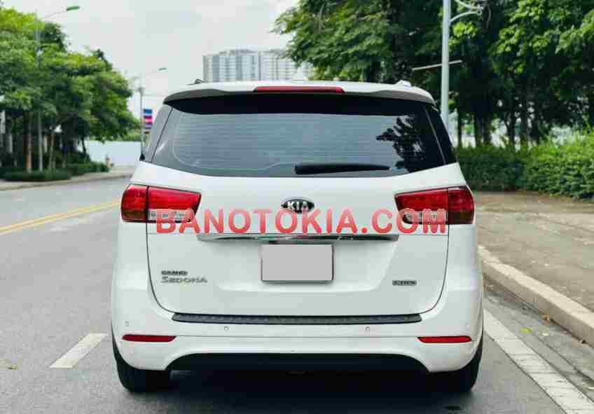 Bán Kia Sedona 2.2L DAT, màu Trắng, Máy dầu, 2018
