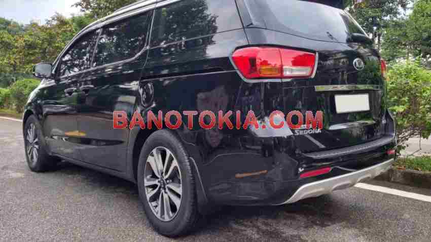 Cần bán gấp Kia Sedona 2.2L DATH năm 2018 giá cực tốt