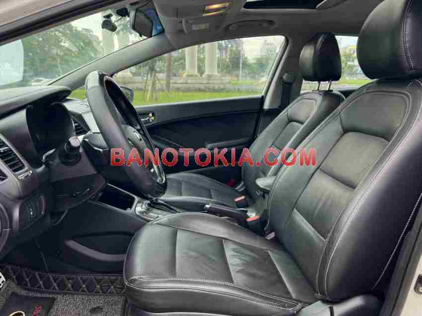 Cần bán xe Kia K3 1.6 AT màu Trắng 2015