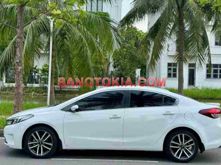 Cần bán xe Kia Cerato 1.6 AT đời 2017