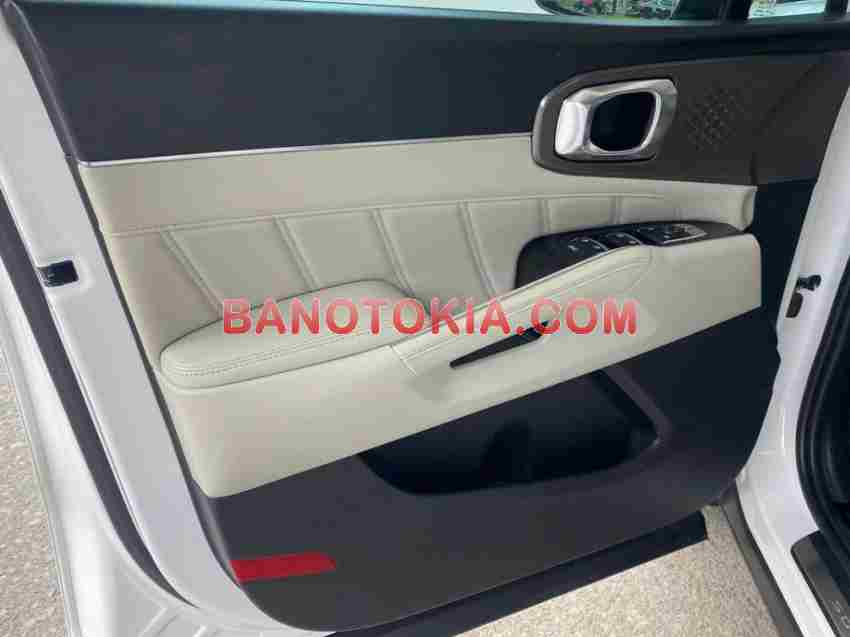Cần bán gấp Kia Sorento Luxury 2.2 AT năm 2021 giá cực tốt