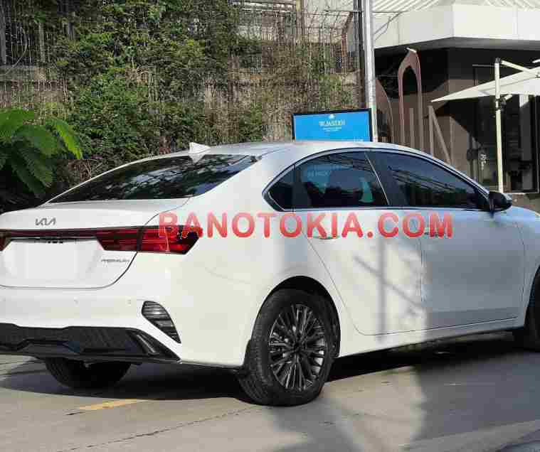 Cần bán gấp Kia K3 Premium 1.6 AT đời 2022, màu Trắng