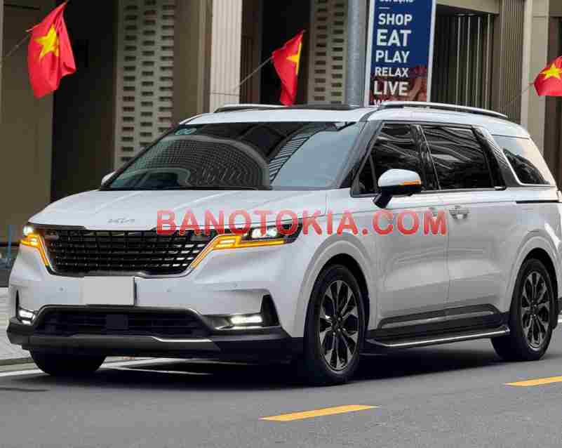 Cần bán gấp Kia Carnival Signature 2.2D đời 2022, màu Trắng