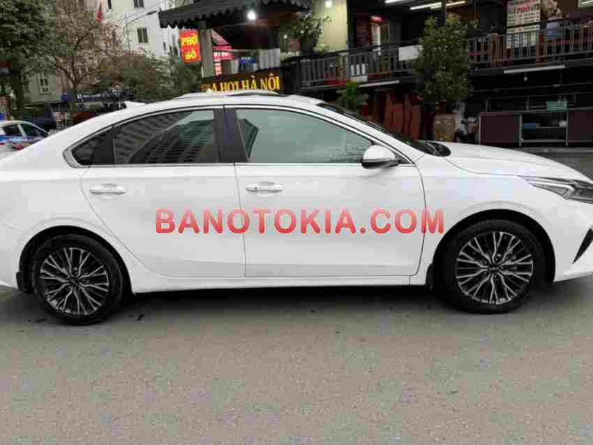 Cần bán gấp Kia K3 Premium 2.0 AT đời 2022, màu Trắng Cần bán gấp Kia K3 Premium 2.0 AT đời 2022, màu Trắng