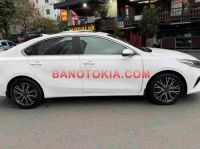 Cần bán gấp Kia K3 Premium 2.0 AT đời 2022, màu Trắng