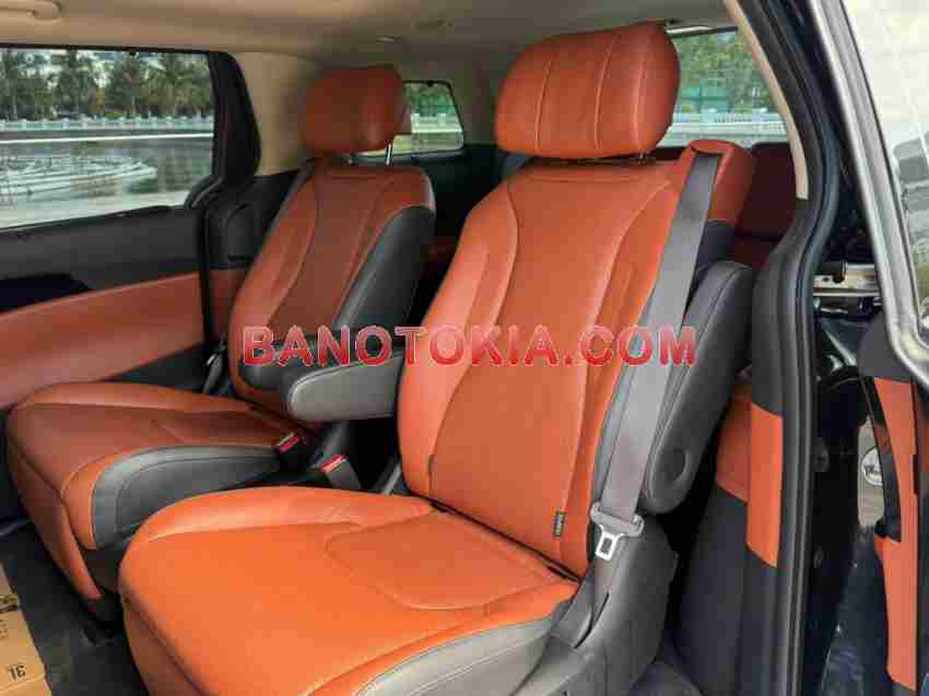 Cần bán gấp Kia Carnival Signature 2.2D đời 2021, màu Đen