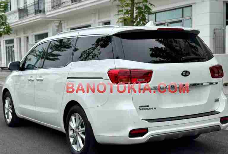 Cần bán Kia Sedona 2.2 DAT Luxury Máy dầu 2021 màu Trắng Cần bán Kia Sedona 2.2 DAT Luxury Máy dầu 2021 màu Trắng