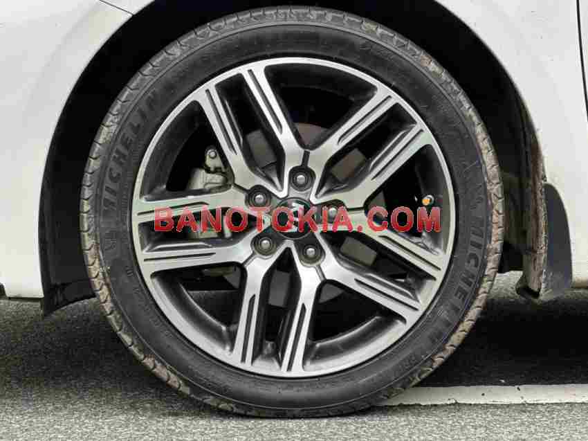Cần bán gấp xe Kia Cerato 1.6 AT Luxury năm 2019, màu Trắng, Số tự động
