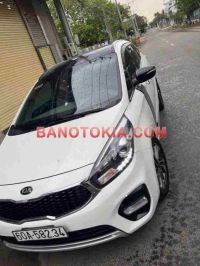 Cần bán gấp Kia Rondo GAT đời 2018, màu Trắng